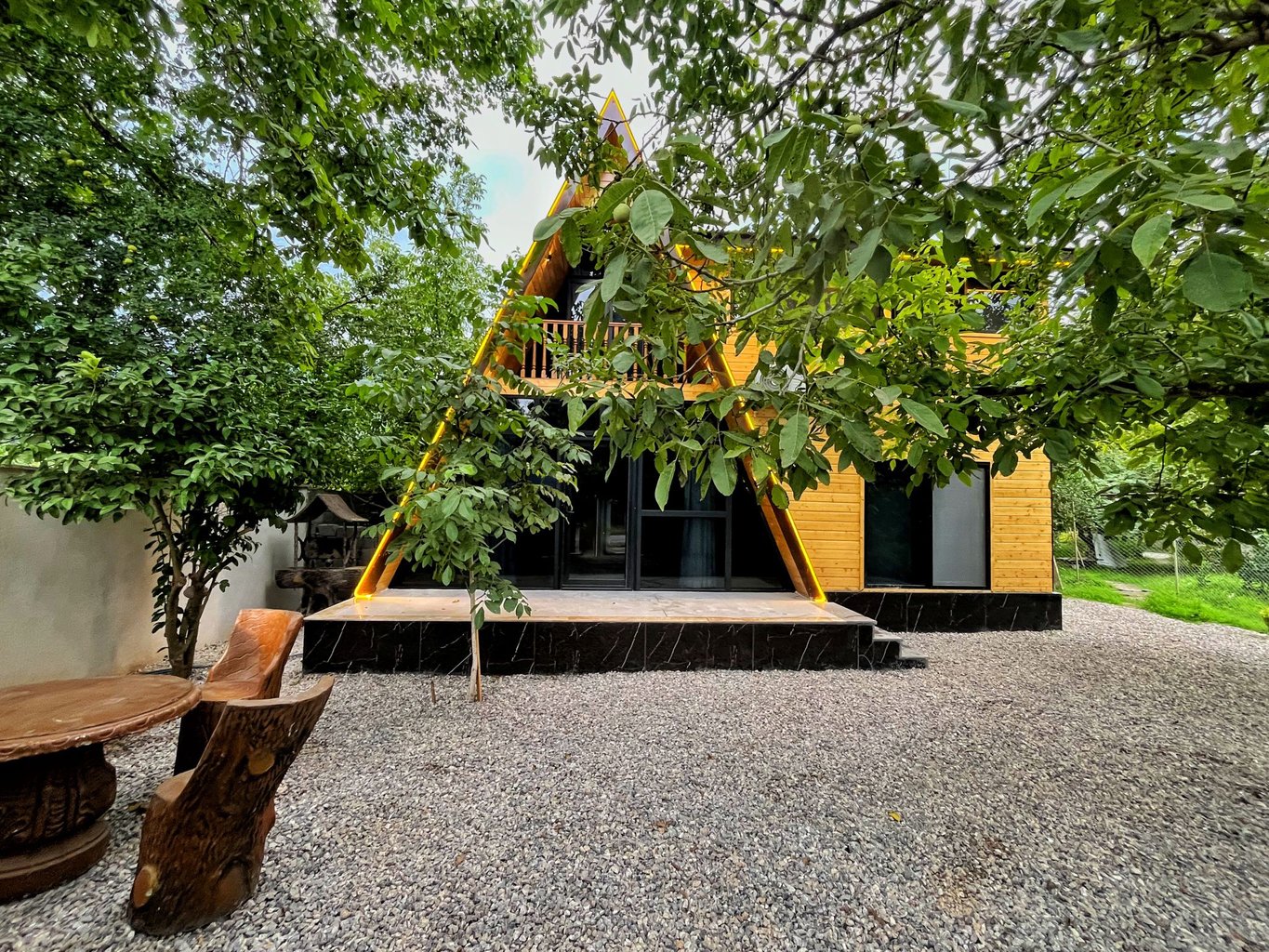 دوخوابه سوئیسی استخردار آبگرم لی و تا