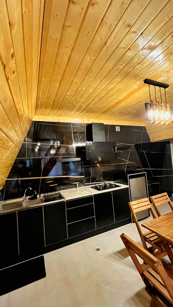 دوخوابه سوئیسی استخردار آبگرم لی و تا