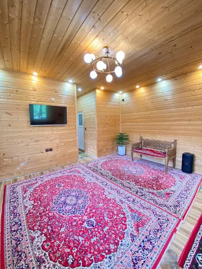 کلبه یک خوابه جنگلی جکوزی دار کلاسیک