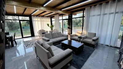 کلبه دوخوابه سوئیسی جکوزی دار چوبی شمس