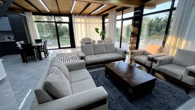 کلبه دوخوابه سوئیسی جکوزی دار چوبی شمس