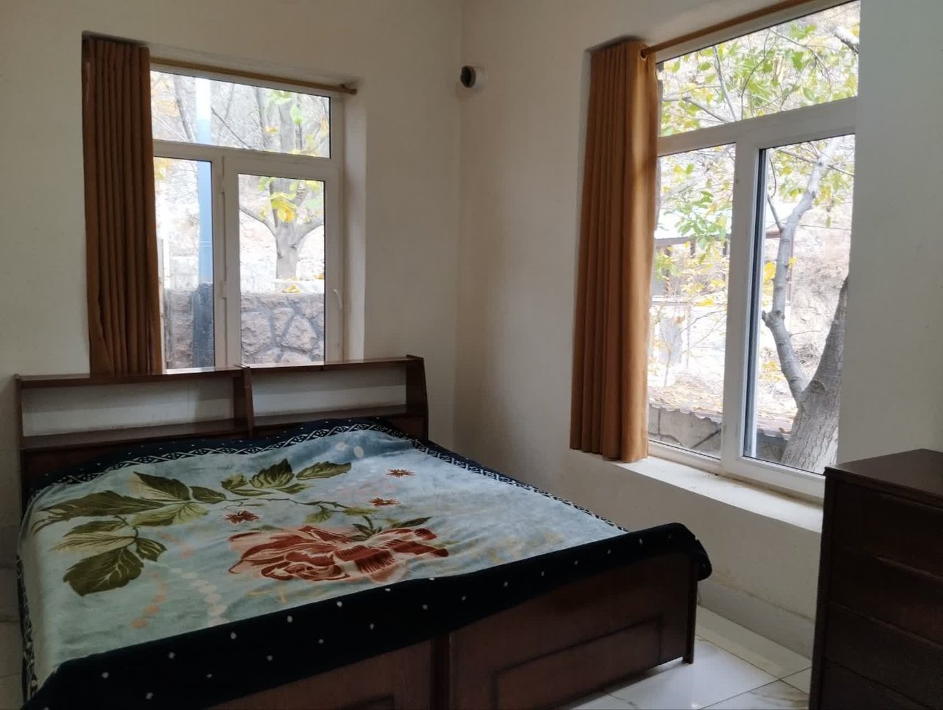 دوخوابه طلایی لالان