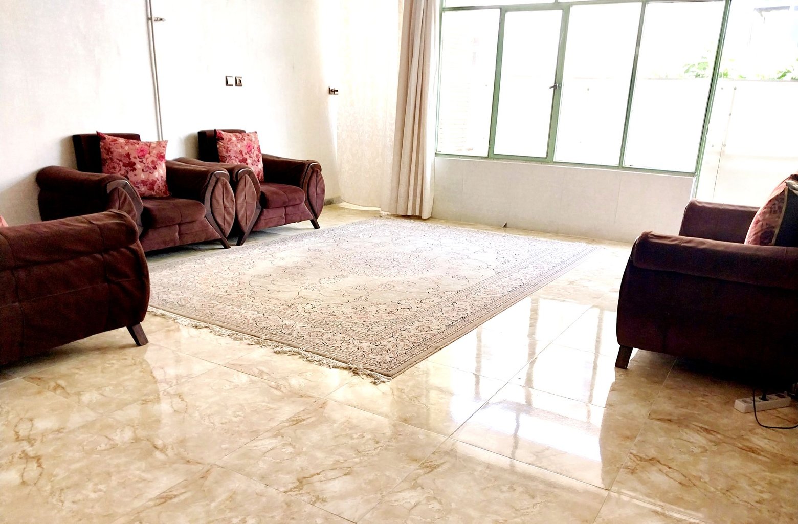 آپارتمان دوخوابه شادیها