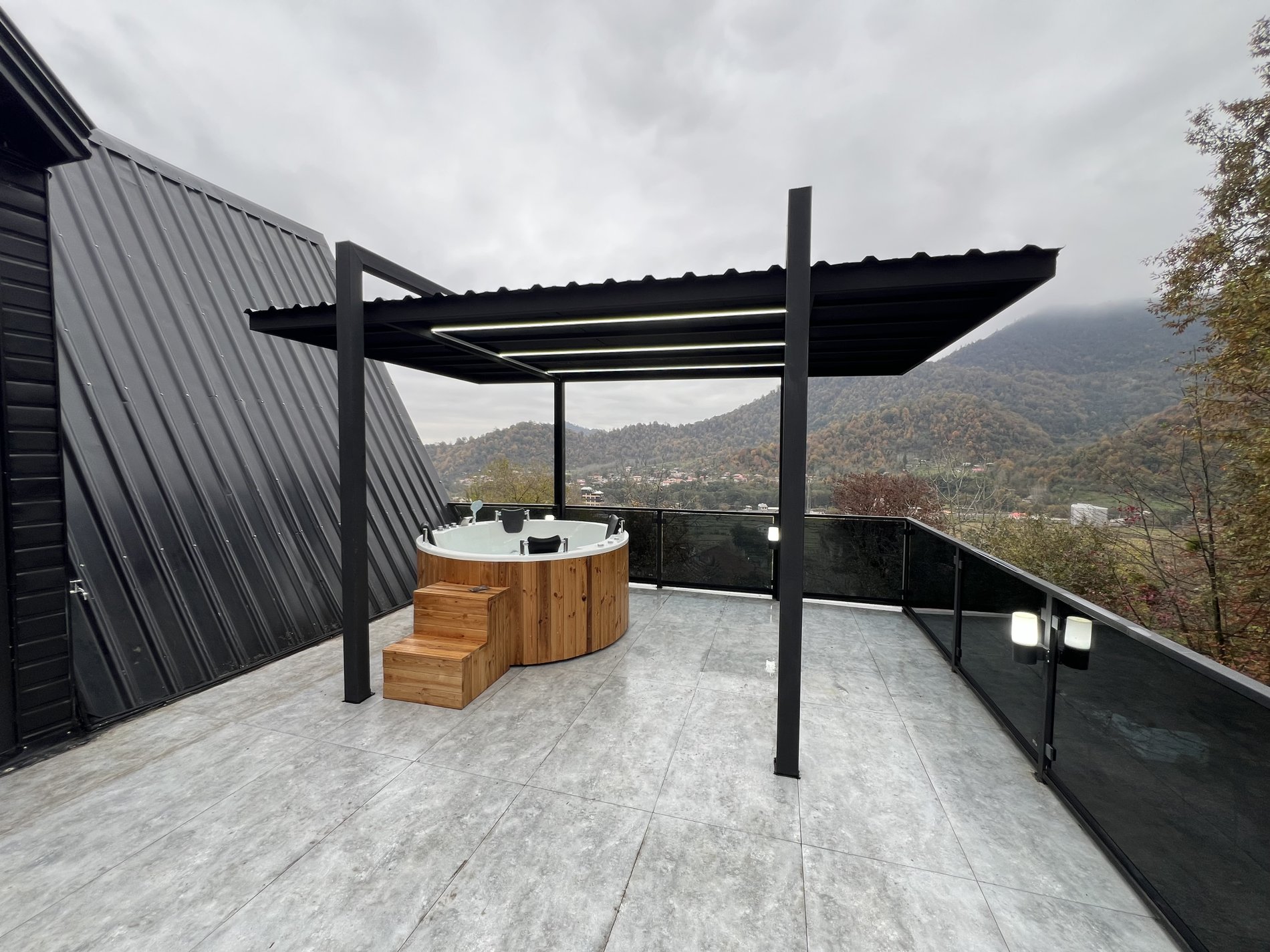 سه خوابه سوئدی دوبلکس جکوزی دار تاسکوه