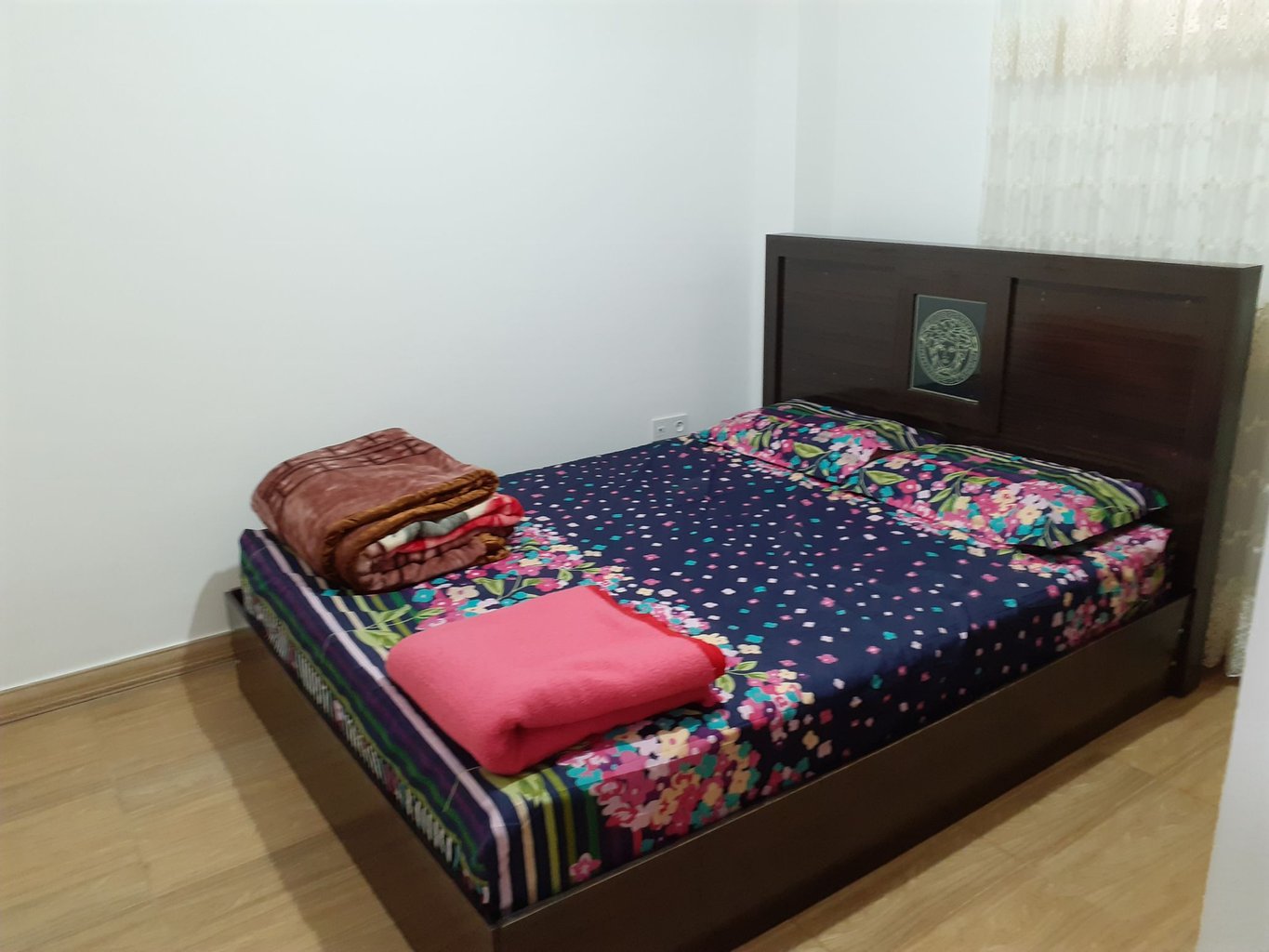 سوئیت فلت یاس 1