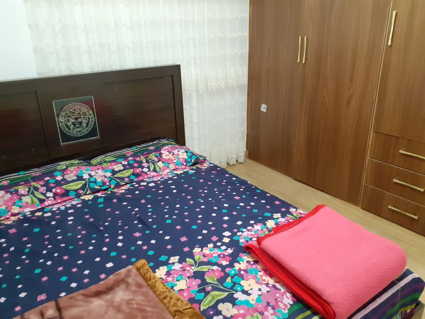 سوئیت فلت یاس 1