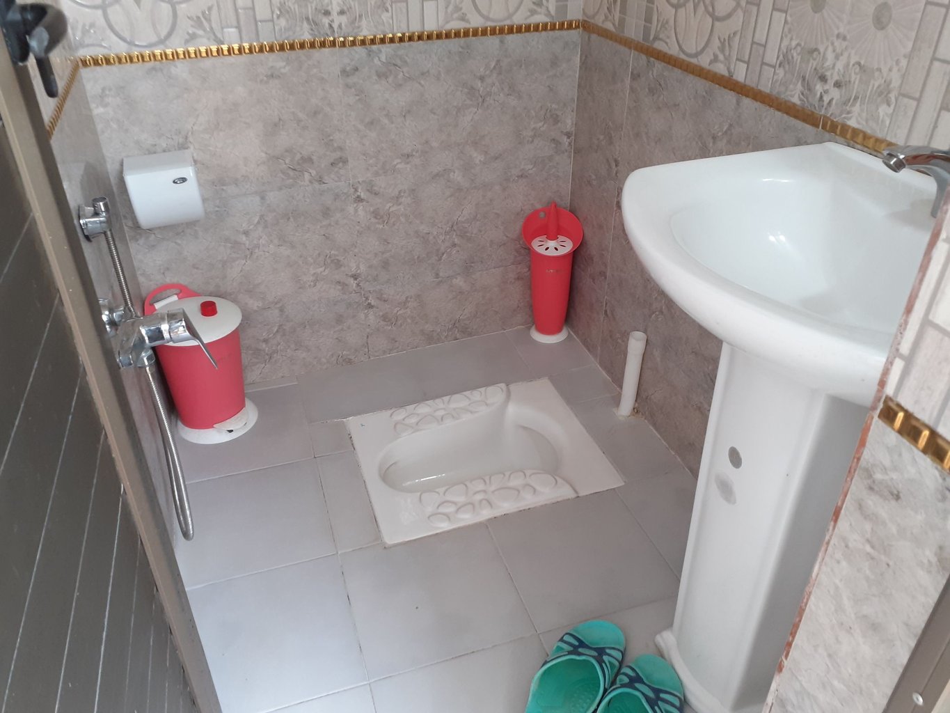 سوئیت فلت یاس 1