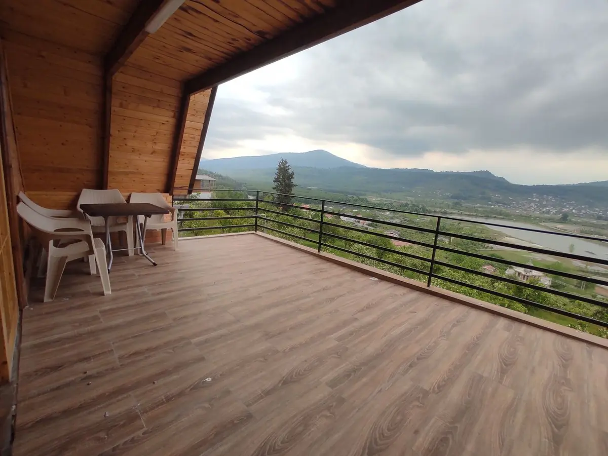 کلبه یک خوابه جنگلی سوئیسی بام بهشت