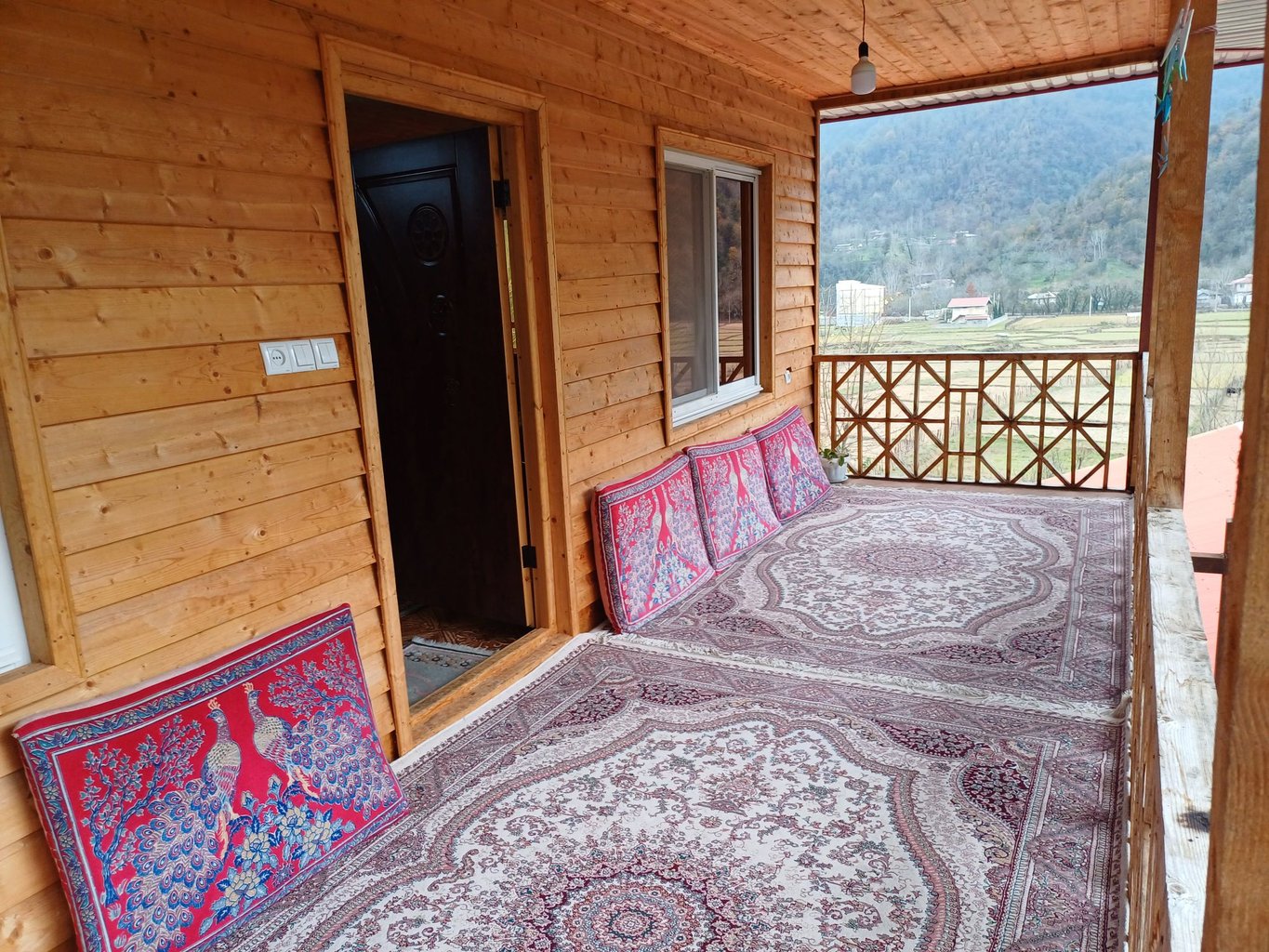 دوخوابه چوبی وارش