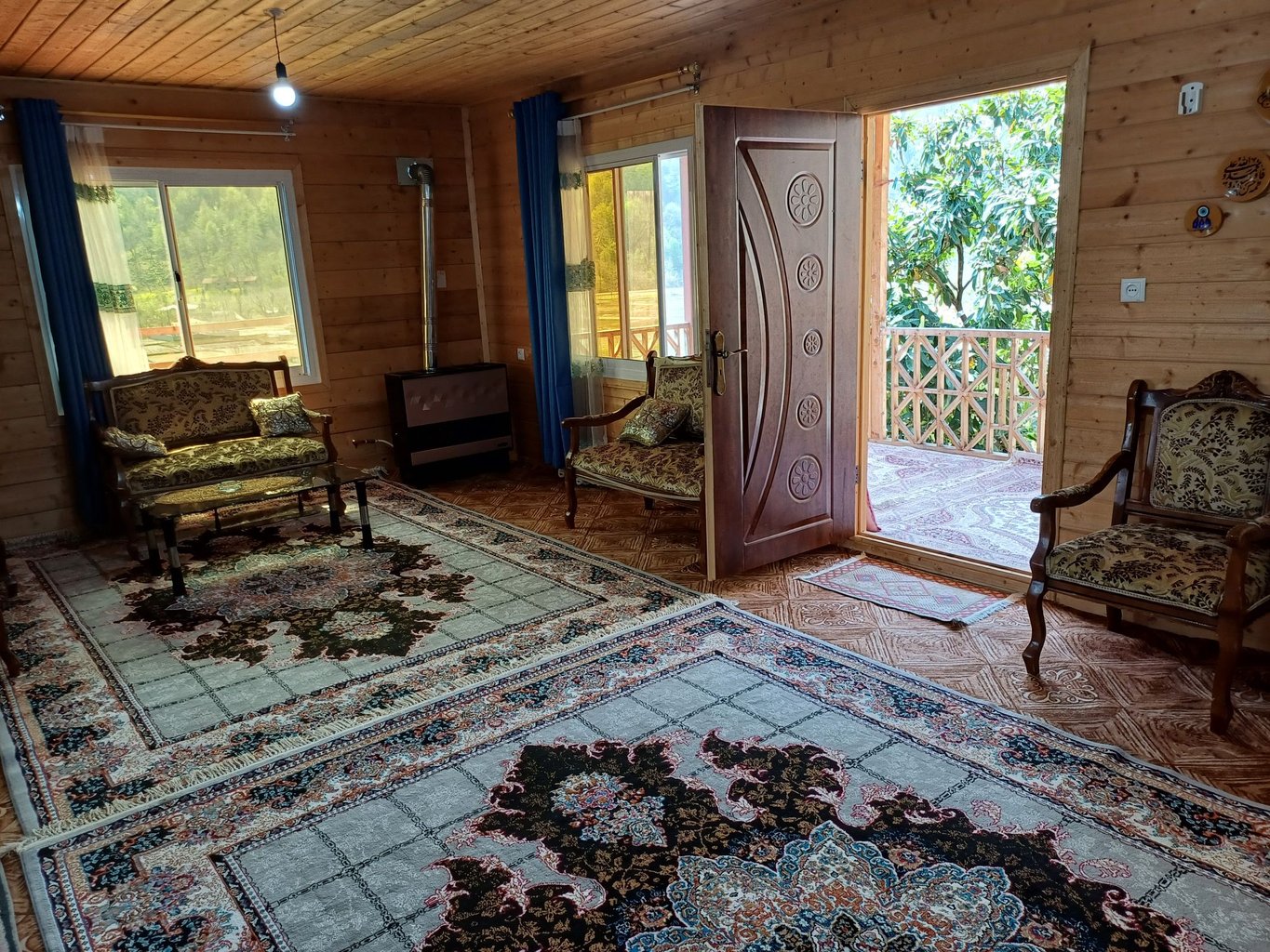 دوخوابه چوبی وارش