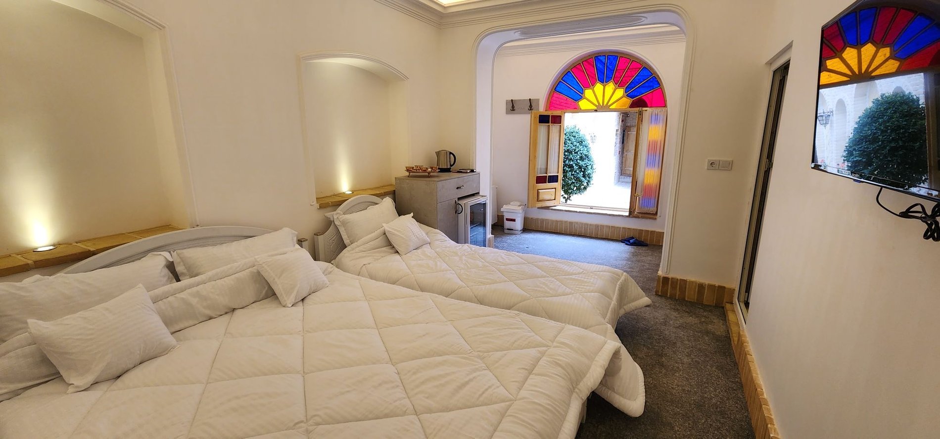 فرهنگ - واحد ارغوان