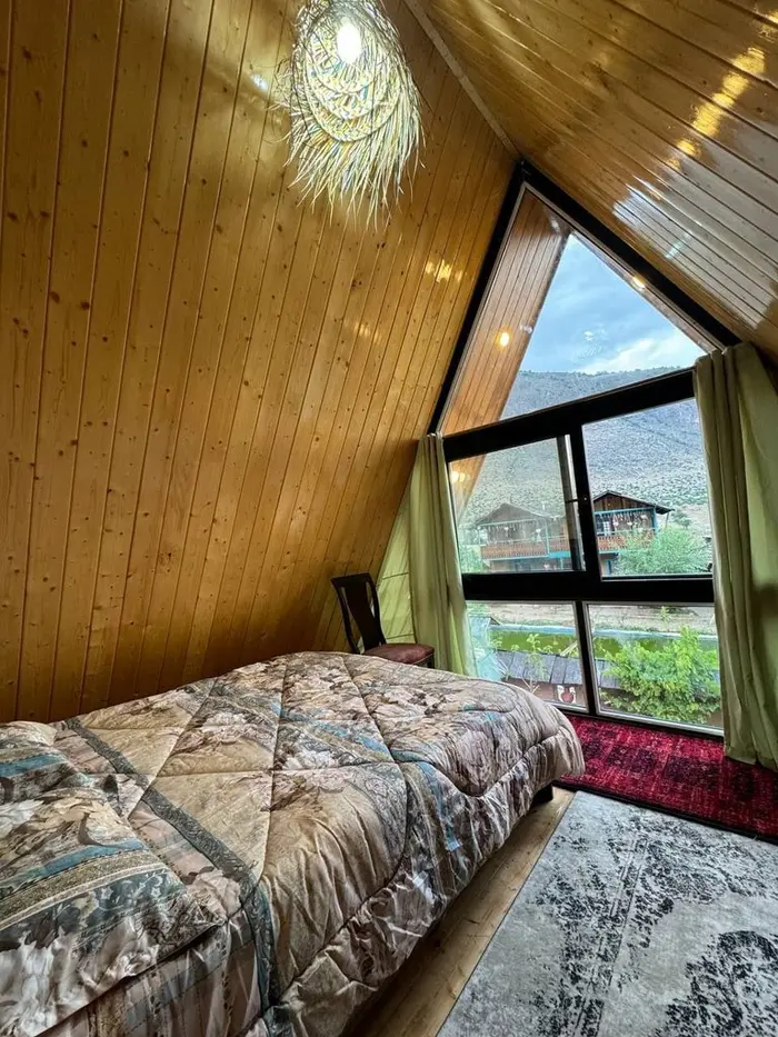 کلبه دوخوابه سوئیسی جکوزی دار ارکیده