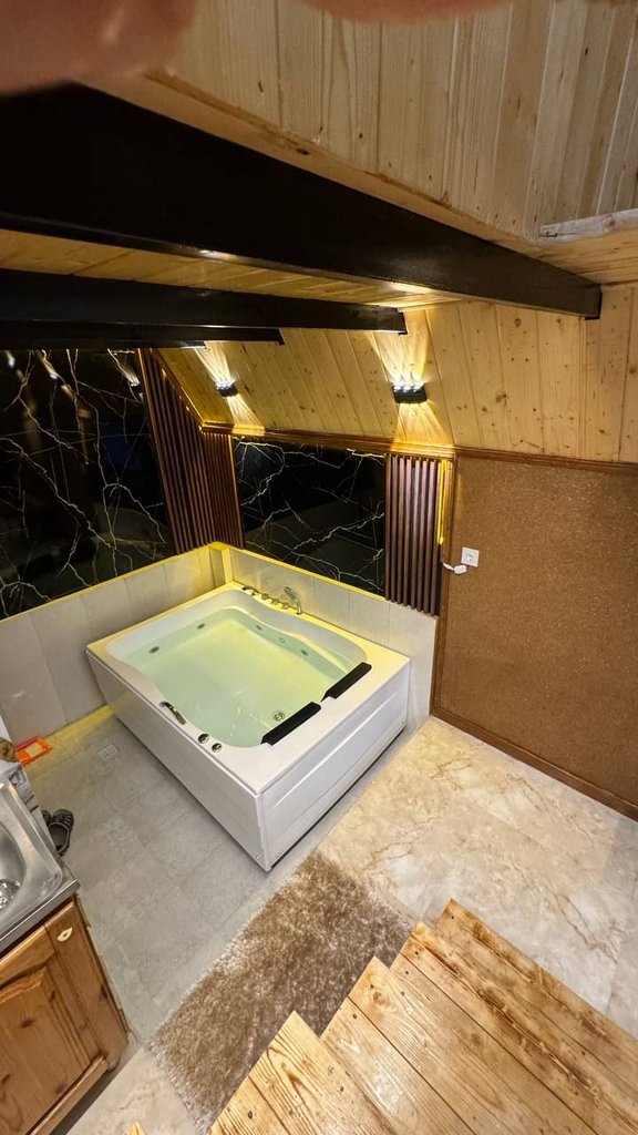 دوخوابه سوئیسی جکوزی دار ارکیده