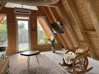 کلبه یک خوابه چوبی زیزا