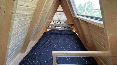 کلبه یک خوابه سوئیسی جکوزی دار تیکا