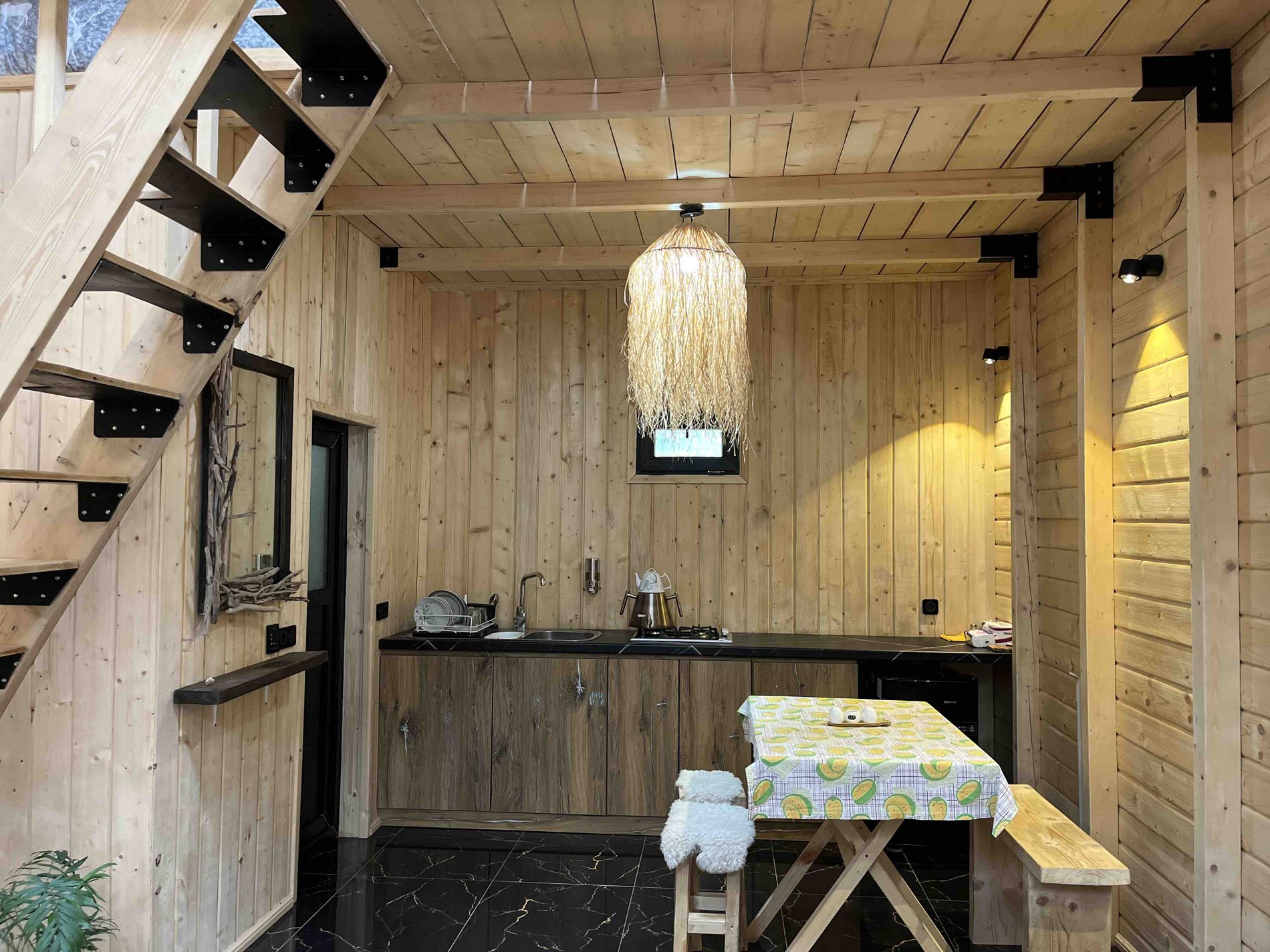 کلبه یک خوابه جکوزی دار هیلا - انتخاب عنوان تصویر