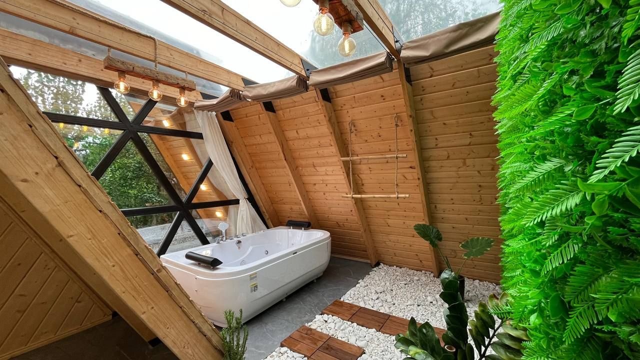 کلبه یک خوابه سوئیسی جکوزی دار تیکا