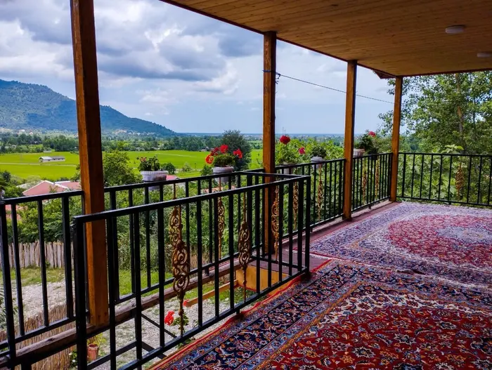 ویلا دوخوابه دوبلکس آبان - نمای دیگر تراس اقامتگاه