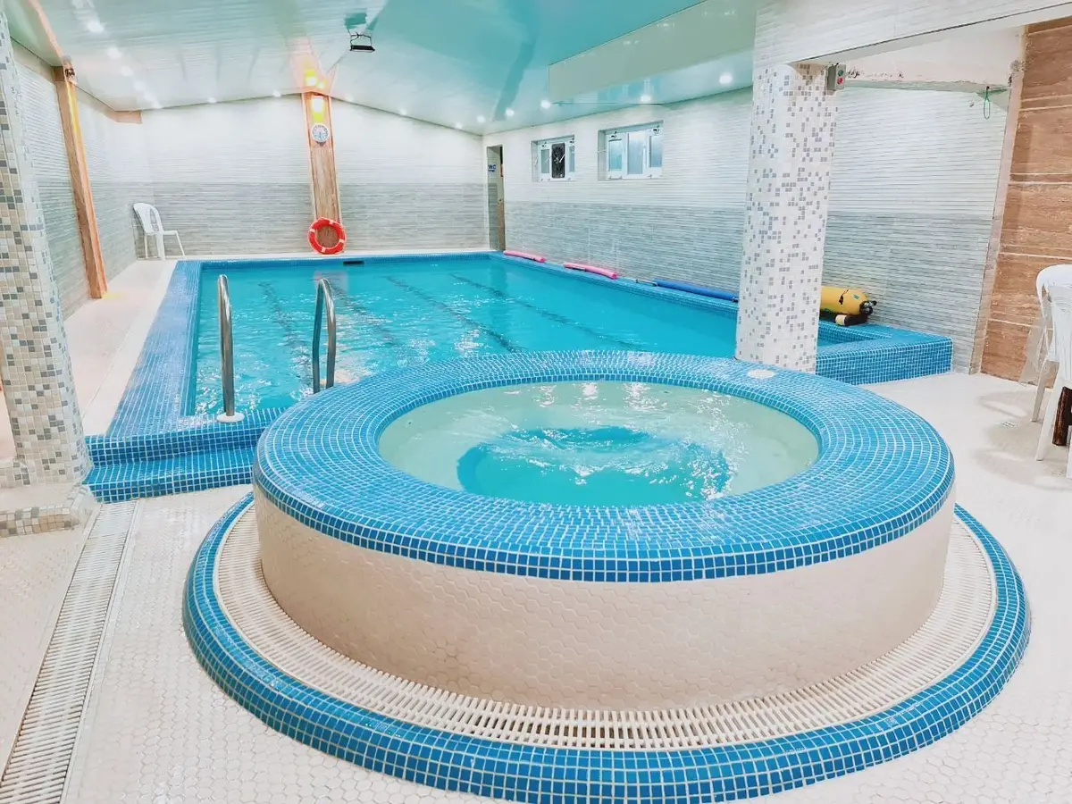 سوئیت فلت استخردار آبگرم نوشین - استخر جکوزی