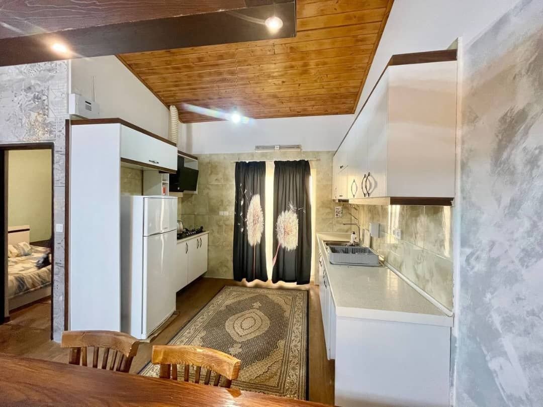 سه خوابه استخردار آبگرم سفید تمشک