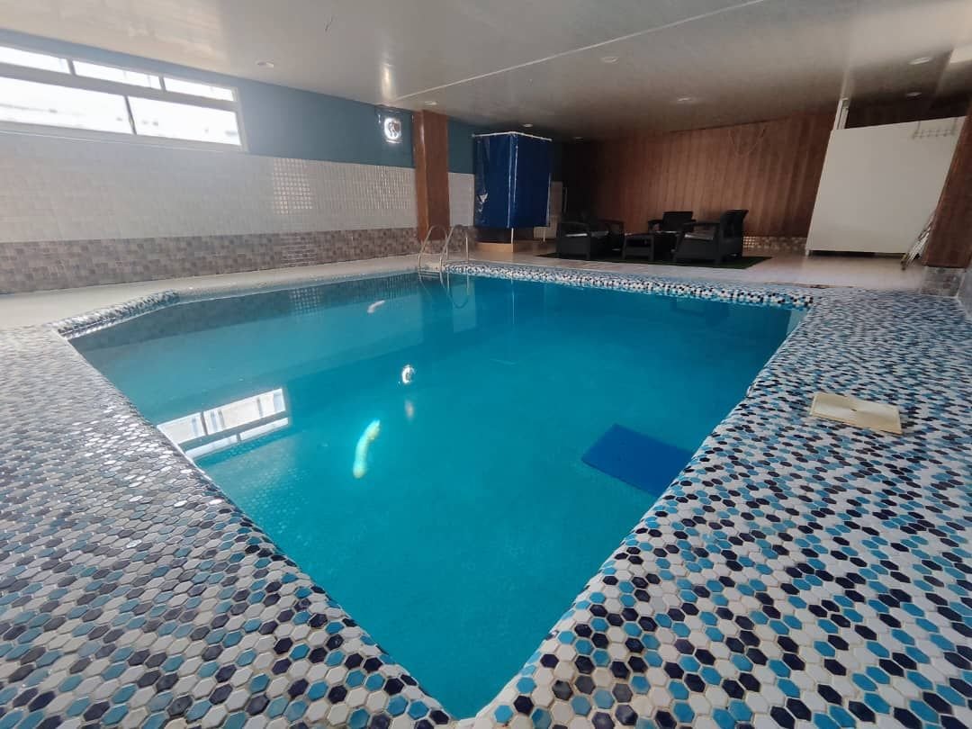 سه خوابه استخردار آبگرم سفید تمشک