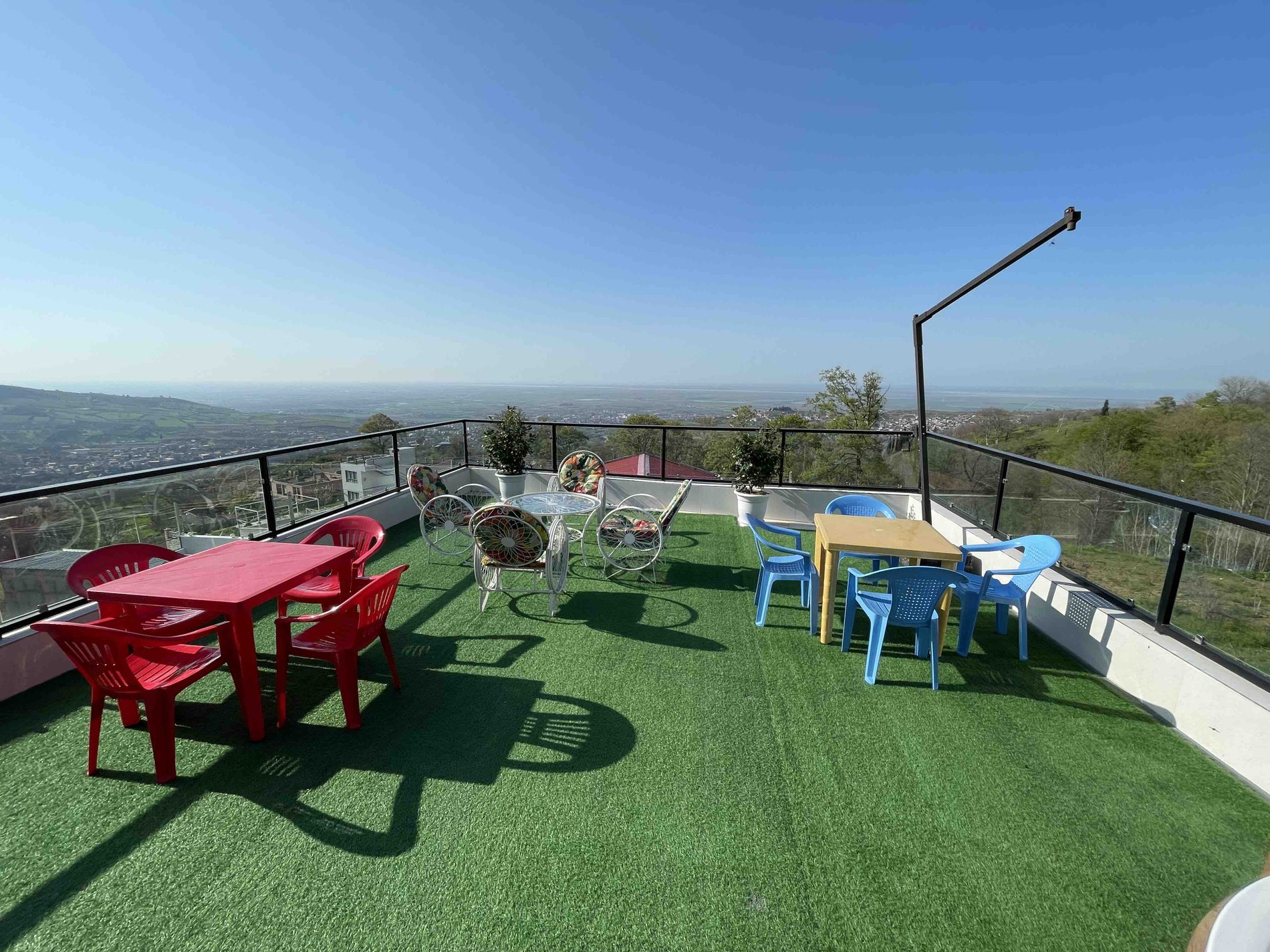 دوخوابه جنگلی خندان 1