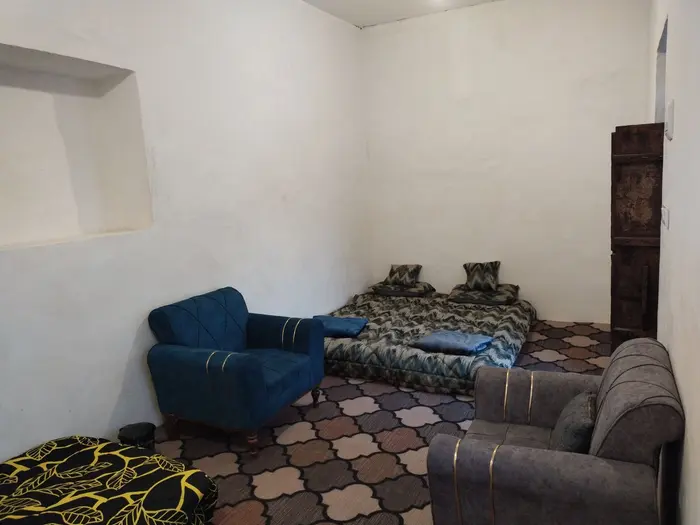 بوم گردی موم گپو - واحد درب روز - نمای واحد از سمت سرویس بهداشتی