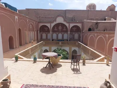 اقامتگاه سنتی صادقی - واحد سوریجان