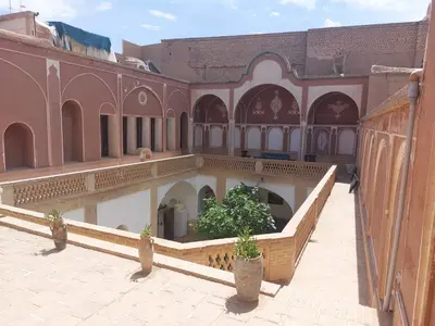 اقامتگاه سنتی صادقی - واحد بگیسی