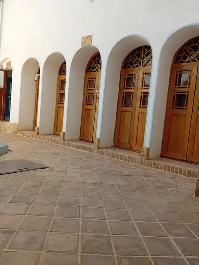 اقامتگاه سنتی صادقی - واحد پاقپون