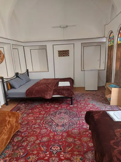 اقامتگاه سنتی صادقی - واحد پاقپون