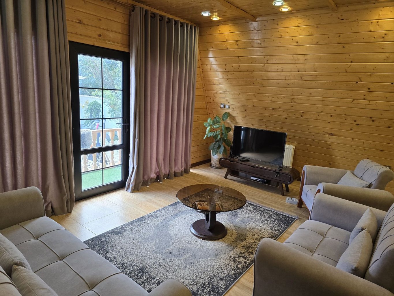 کلبه سوئیسی ترنج