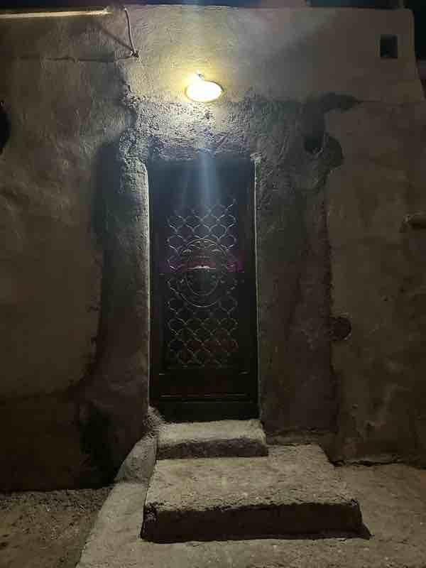 سوئیت یک خوابه رز 33 - درب ورودی اقامتگاه