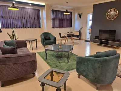 آپارتمان دوخوابه سی و سه پل