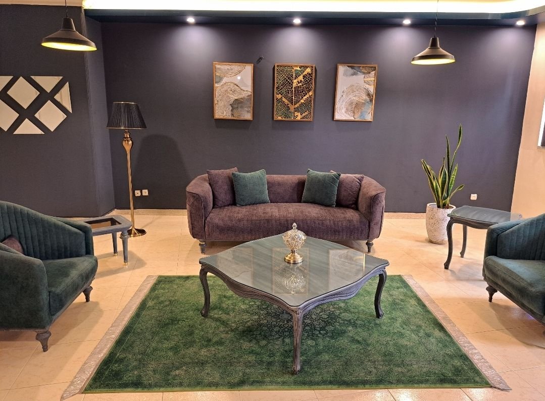 آپارتمان دوخوابه سی و سه پل