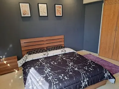 آپارتمان دوخوابه سی و سه پل