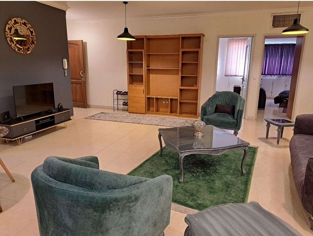 آپارتمان دوخوابه سی و سه پل