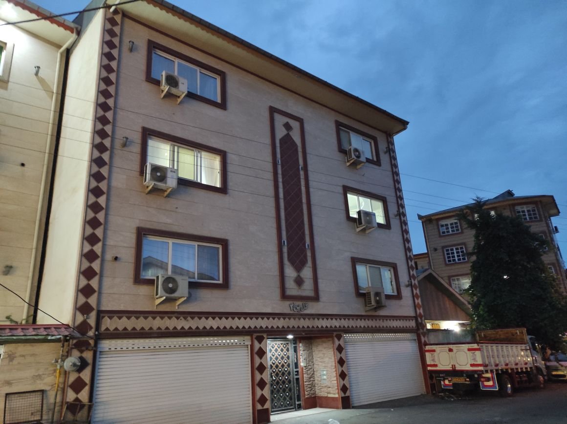 آپارتمان دوخوابه گل یخ 12 - نمای بیرونی سمت کوچه