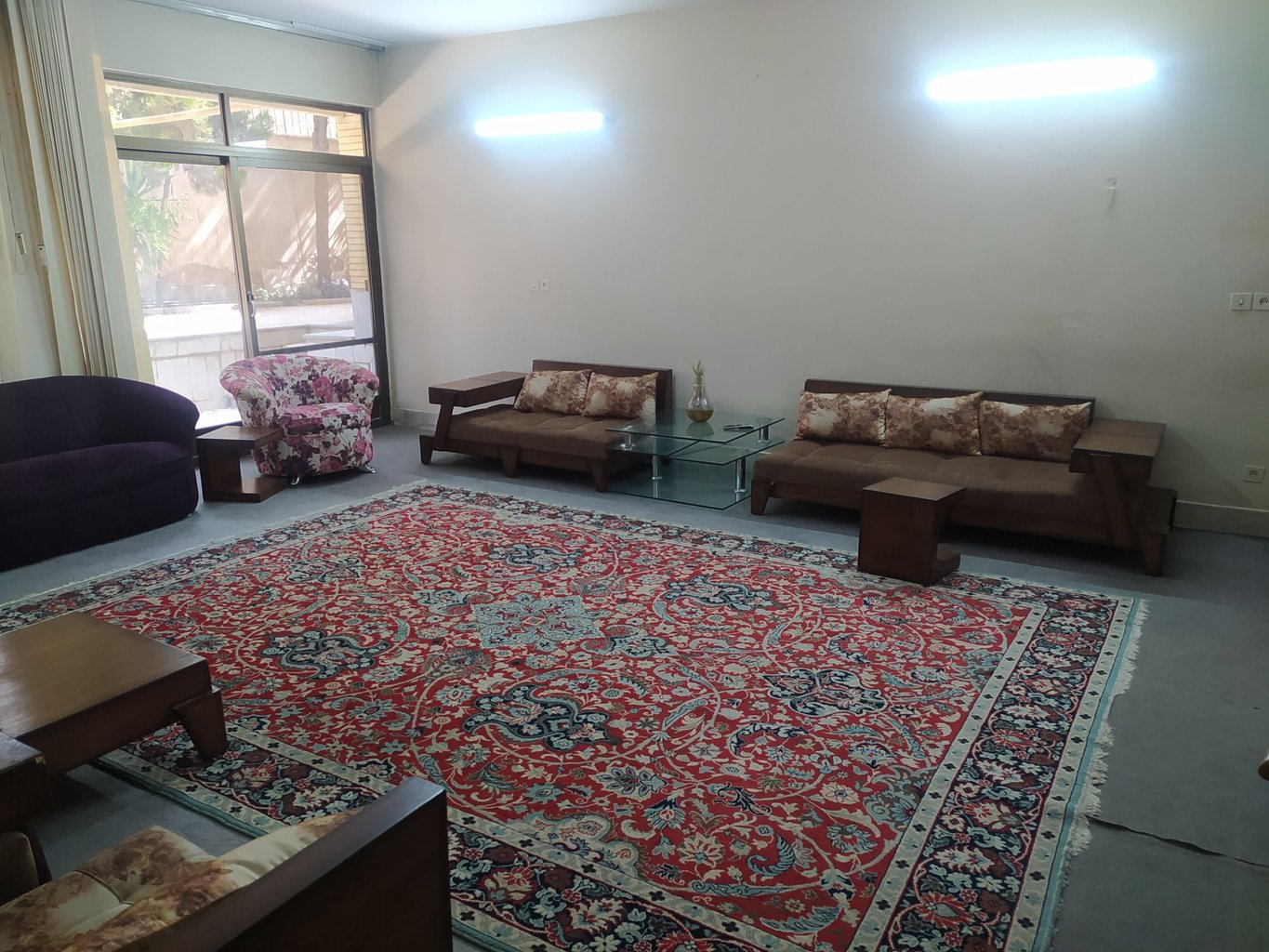 آپارتمان دوخوابه جهاد - حال رو به حیاط