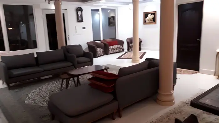 ویلا یک خوابه استخردار بخشنده - سالن