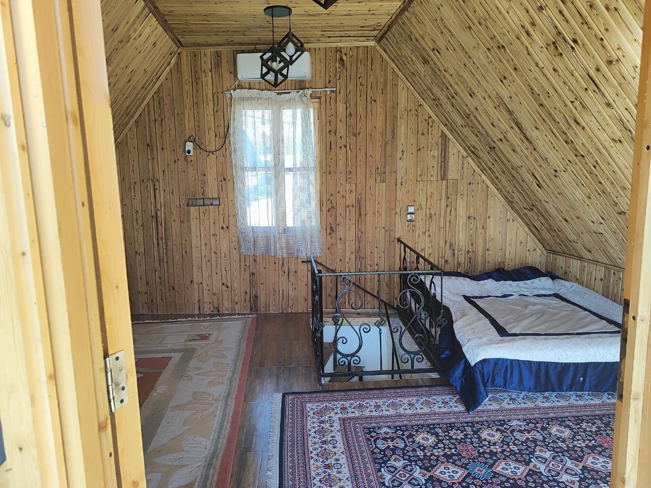 کلبه دوخوابه جنگلی ماه پیشونی