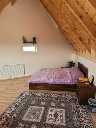 کلبه یک خوابه دوبلکس چوب و کاه گل فرافر