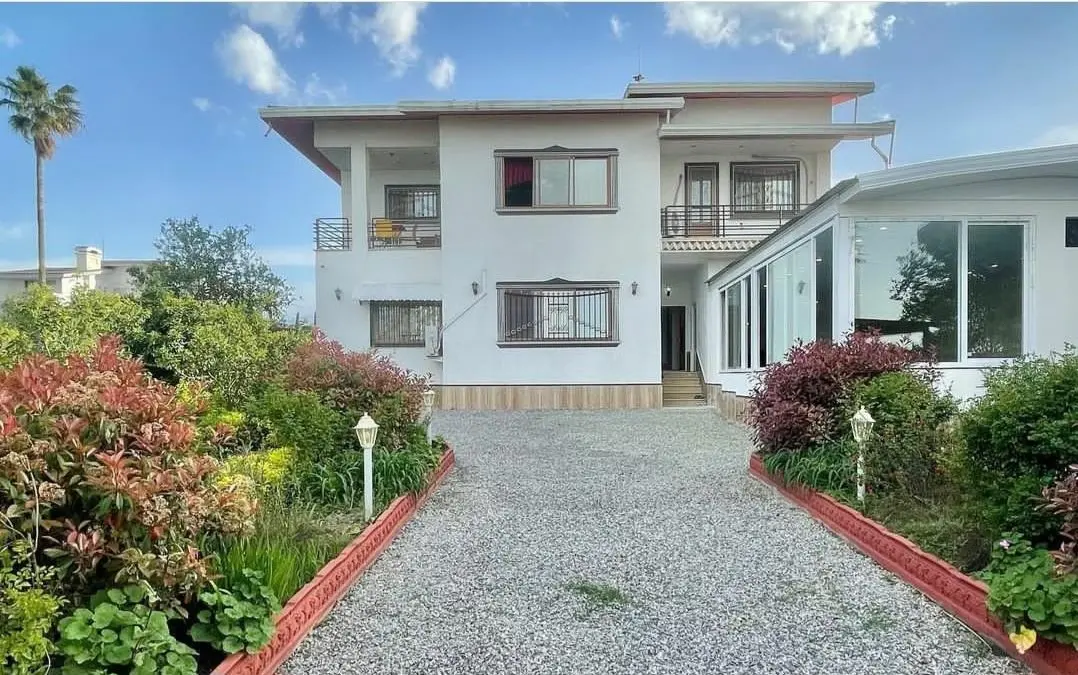 ویلا پنج خوابه استخردار آبگرم نسیم - نمای ویلا