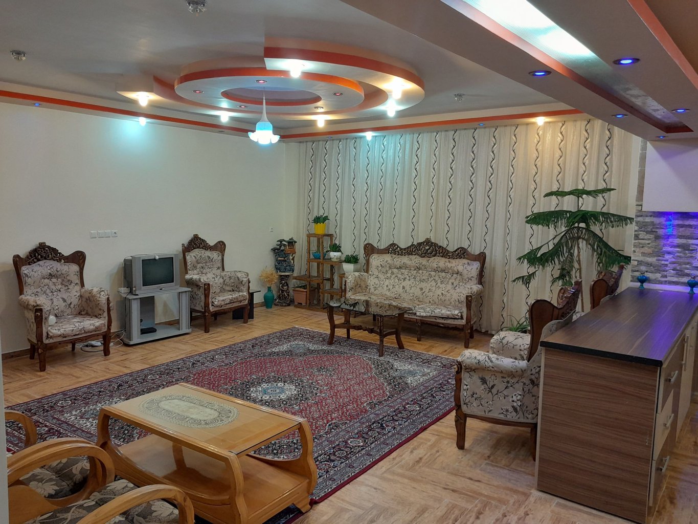 آپارتمان دوخوابه منظریه - پذیرایی