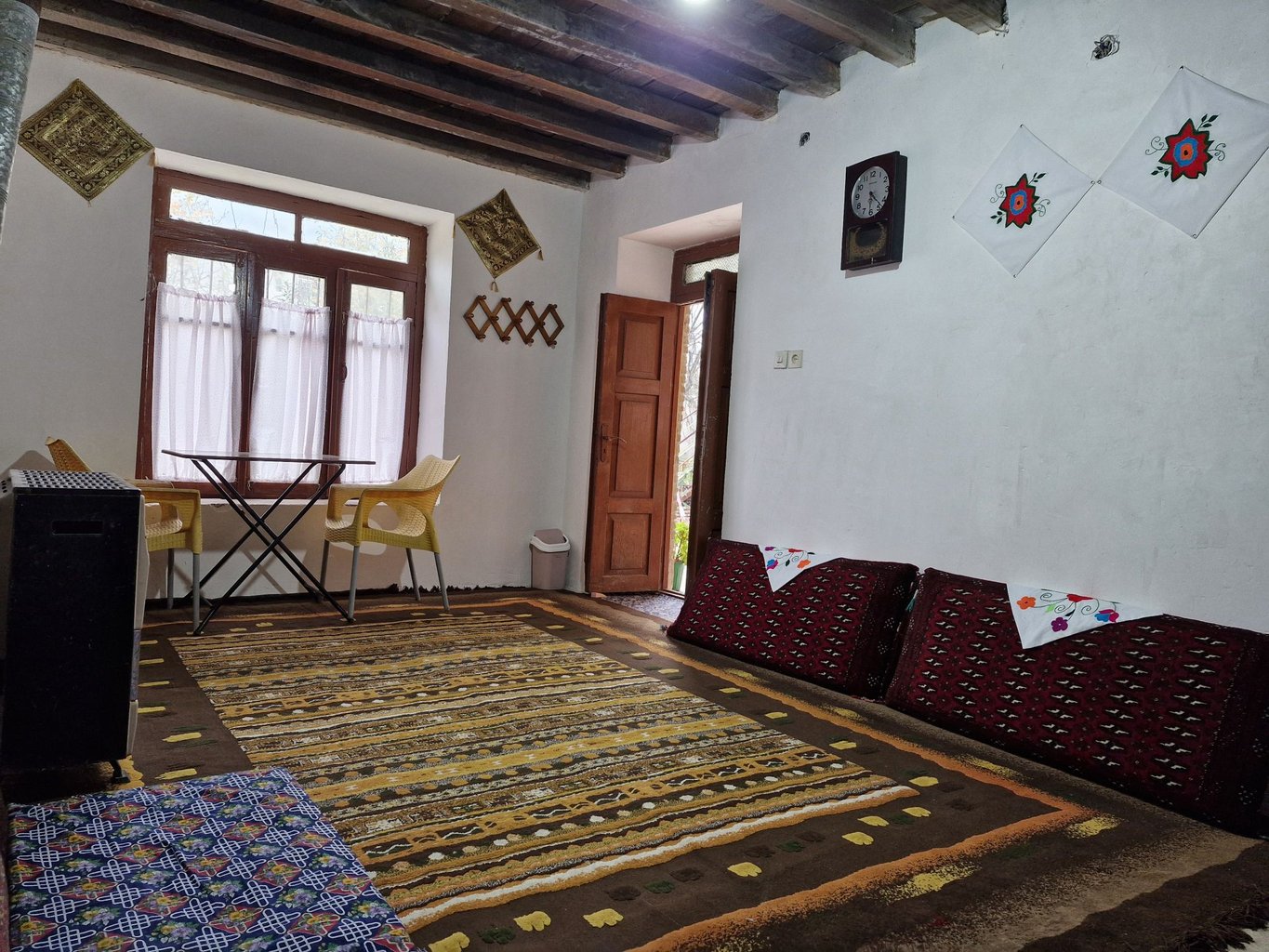 بومگردی پرچین - واحد میان سو