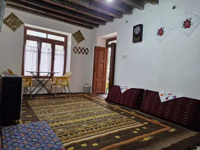 بومگردی پرچین - واحد میان سو