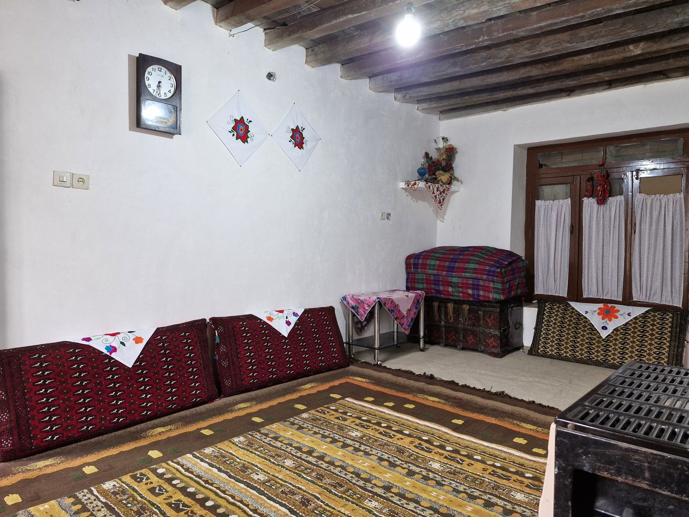 بومگردی پرچین - واحد میان سو