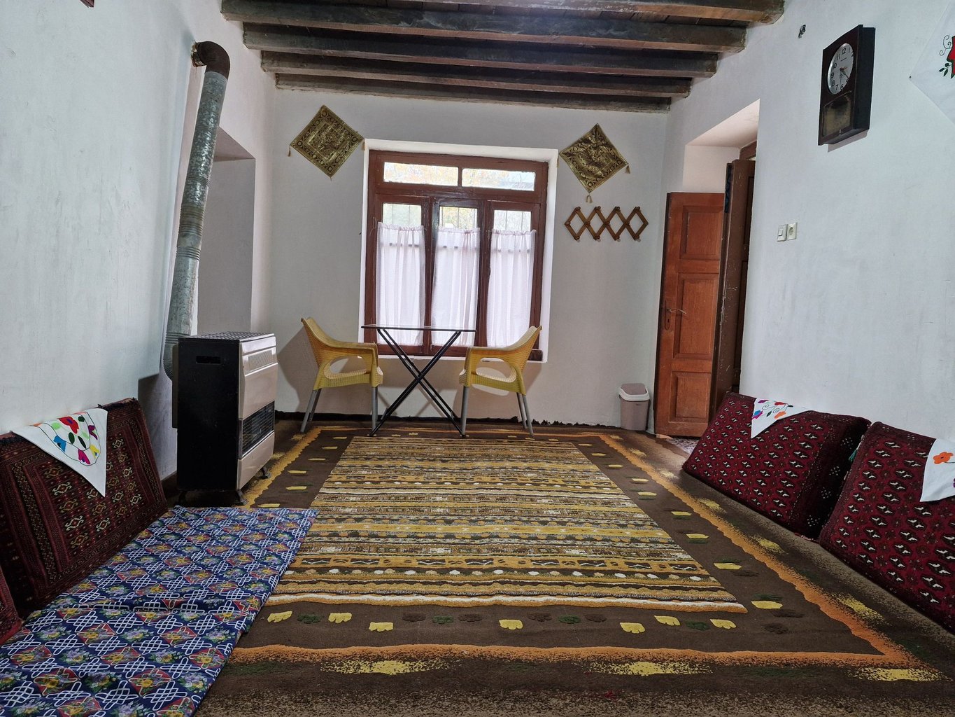 بومگردی پرچین - واحد میان سو