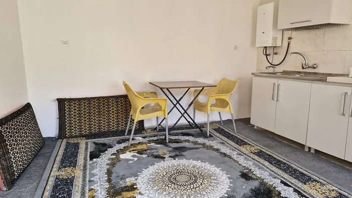 بوم گردی پرچین - واحد میان سو