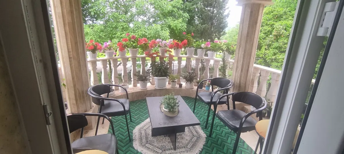 ویلا دوخوابه مادر - بالکن شماره1